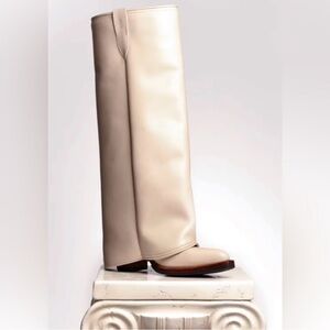Bambi Bali Lumi Extra High Leather Boot
Handmade from costa rica 38 Retail $598
